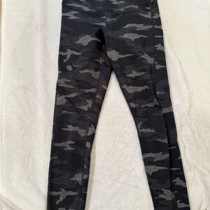 Athleta Kids Black and Gray Camouflage Leggings
